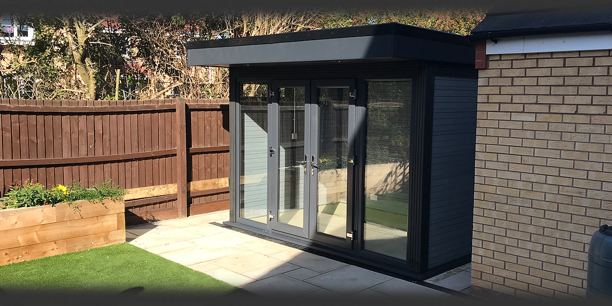 Quiet Room In Garden For Elderly Couple