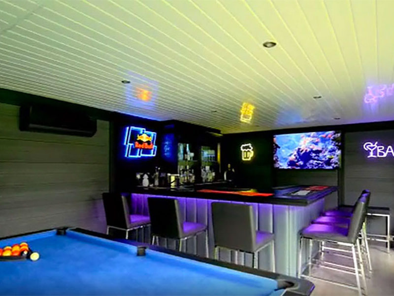 Bar And Leisure Garden Room