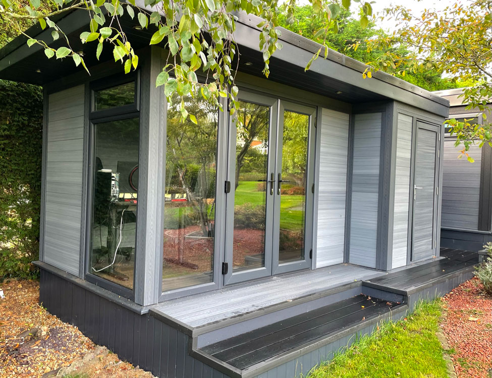 Garden Office With Side Space