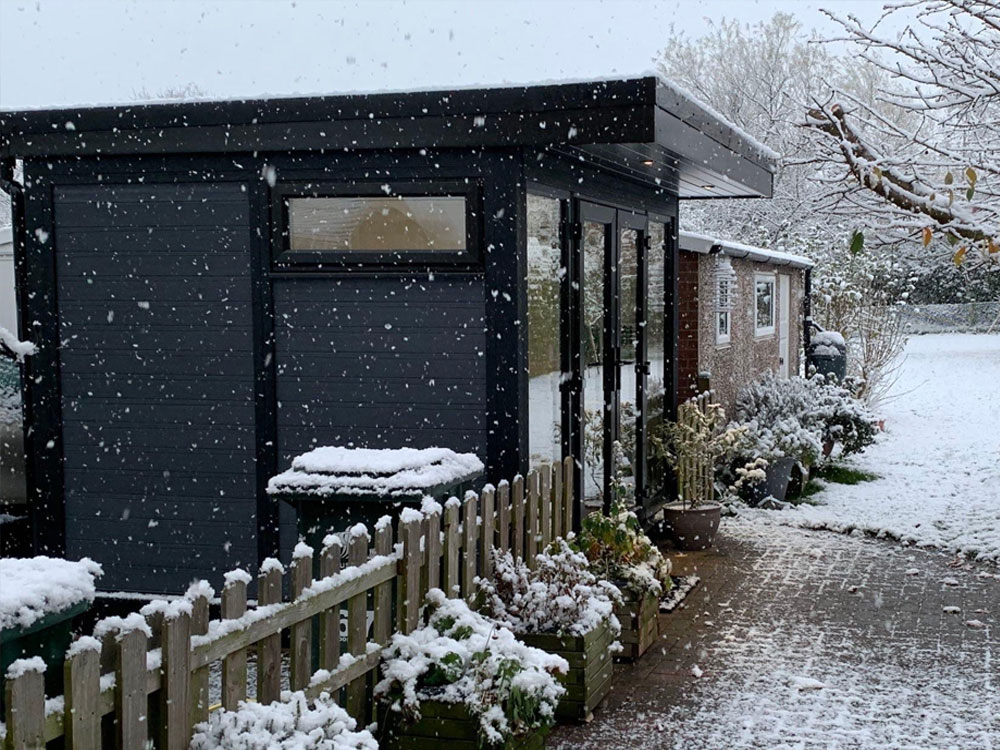 Garden Studio In The Snow Good Insualtion